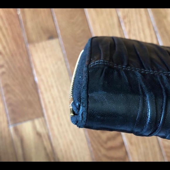 Prada Wallet - Picture 6 of 7